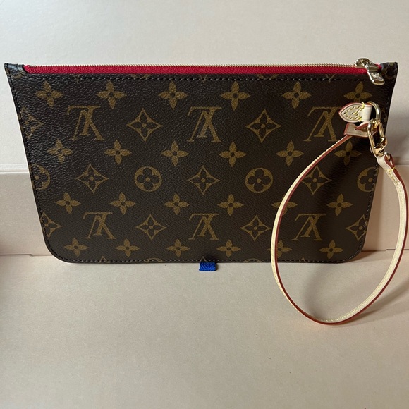 Neverfull Pouch/wristlet Monogram cerise - Picture 1 of 11
